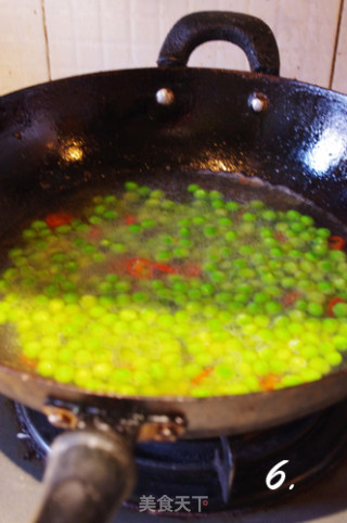 用勺吃的才最过瘾——豌豆炒鸡胗的做法步骤：6