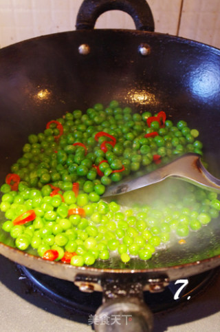 用勺吃的才最过瘾——豌豆炒鸡胗的做法步骤：7