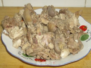 辣子鸡炒土豆的做法步骤：1
