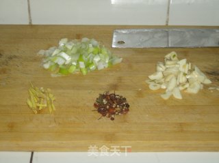 辣子鸡炒土豆的做法步骤：4