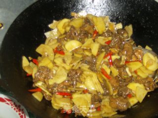 辣子鸡炒土豆的做法步骤：9