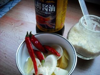 蒸三样【芥菜疙瘩黄豆肉皮】的做法步骤：3