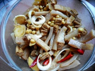 蒸三样【芥菜疙瘩黄豆肉皮】的做法步骤：5