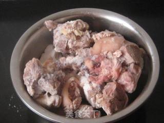十三香闷羊肉的做法步骤：1