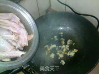 廉江美食·沙姜焖鸭掌鸭翅的做法步骤：3