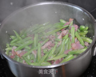 长扁豆炒培根的做法步骤：5