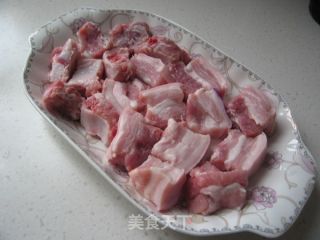 肉类百搭菜之第一搭--杏鲍菇搭上红烧肉的做法步骤：1