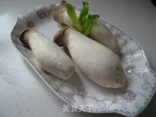肉类百搭菜之第一搭--杏鲍菇搭上红烧肉的做法步骤：2