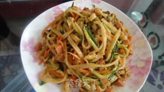 火腿鸡蛋炸酱面的做法步骤：9
