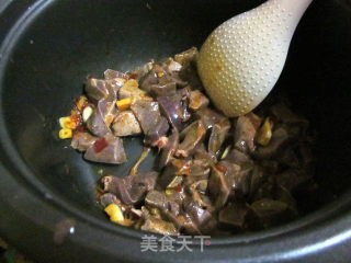 【电饭锅美食】青椒炒猪肝的做法步骤：3