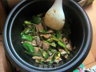 【电饭锅美食】青椒炒猪肝的做法步骤：4