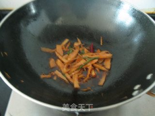 春笋木耳腐竹丝的做法步骤：4