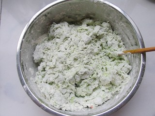 超详图解教你做手擀面——菠菜面条的做法步骤：4