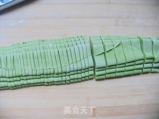 超详图解教你做手擀面——菠菜面条的做法步骤：13