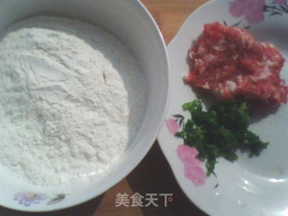 香葱猪肉千层饼的做法步骤：1