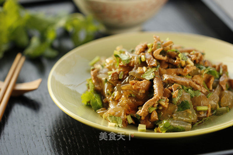 香菜肉丝拌拉皮的做法