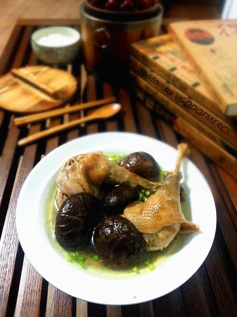家有高考生=决战高考之香菇炖鸡腿的做法