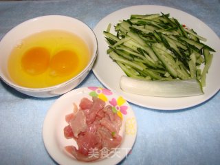 美食也清新—黄瓜蛋汤的做法步骤：1