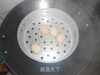 五香表情卤蛋的做法步骤：1
