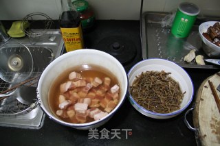 干豇豆红烧肉的做法步骤：2