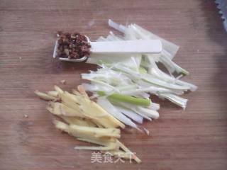 香肠炒洋葱的做法步骤：3
