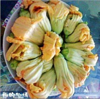 豆腐酿南瓜花的做法步骤：5