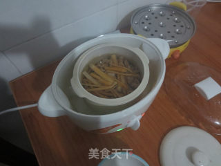 党参瘦肉汤的做法步骤：8