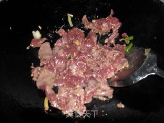 彩椒炒牛肉的做法步骤：4