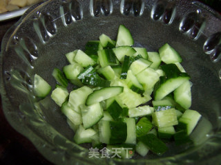 色泽诱人的五彩豆丁的做法步骤：3
