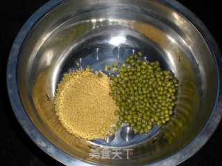 绿豆小米浆的做法步骤：1