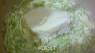 豆渣的利用—西葫芦厚饼的做法步骤：4