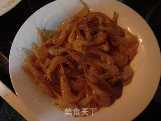 三杯河虾的做法步骤：1
