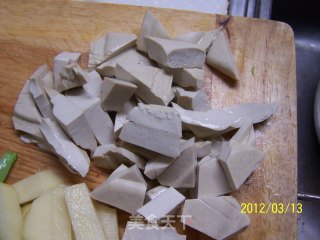 懒人做菜之——土豆烧豆角的做法步骤：3