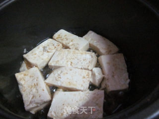 【电饭锅美食】红烧豆腐的做法步骤：1