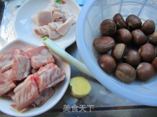 板栗烧寸排的做法步骤：1