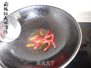 孜然羊肉的做法步骤：1