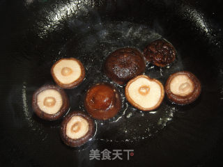 脆嫩鲜爽让你爱上他------蚝油香菇菜心 319的做法步骤：6