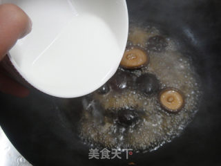 脆嫩鲜爽让你爱上他------蚝油香菇菜心 319的做法步骤：8