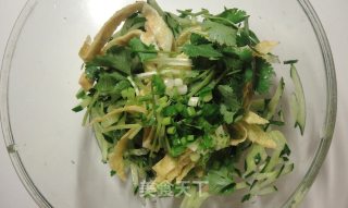 鸡蛋拌黄瓜的做法步骤：7