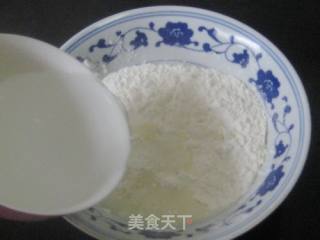烫面葱油饼的做法步骤：2