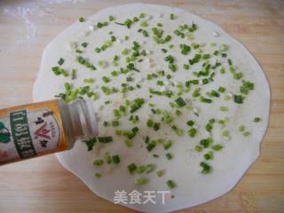 烫面葱油饼的做法步骤：5