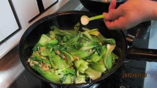 炒油菜海米的做法步骤：12