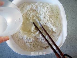 西北口味的苦豆发面大饼的做法步骤：1