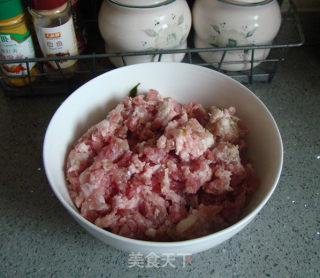 荠菜肉馄饨的做法步骤：1