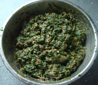 荠菜丸子煲菌汤的做法步骤：1