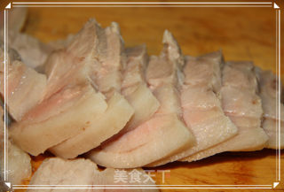 简单的美味--回锅肉的做法步骤：1