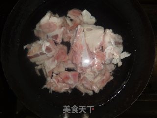 红焖羊排的做法步骤：2