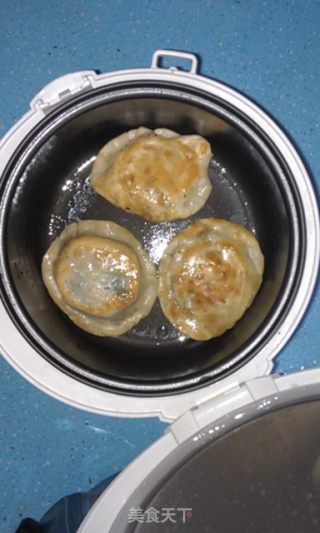 饺子皮做的韭菜盒子的做法步骤：3