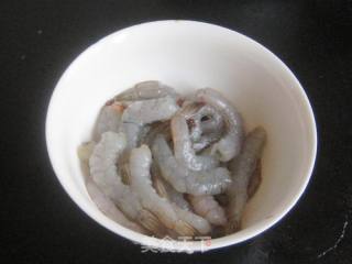 虾仁炒荸荠的做法步骤：2