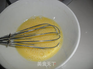 火腿肠炒鸡蛋的做法步骤：3